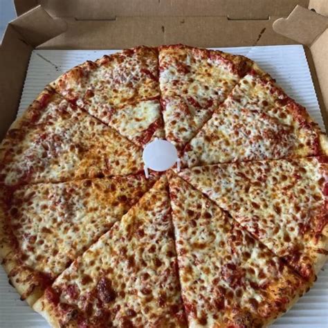 Fox's Pizza Kennett Square PA (@foxspizzakennettsquare) • Instagram ...