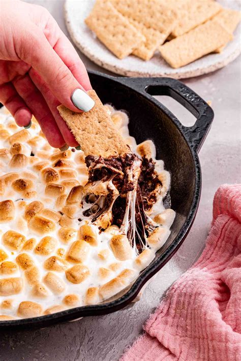 Smores Dip Recipe 10 Minute S'mores Dip Baked S'more Dip Recipe