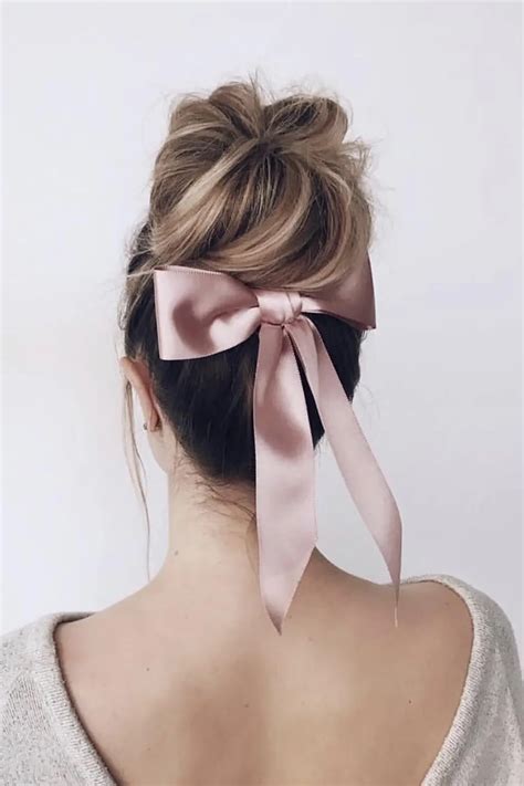 How To Wear A Hair Bow - Feminine Styling | Poor Little It Girl