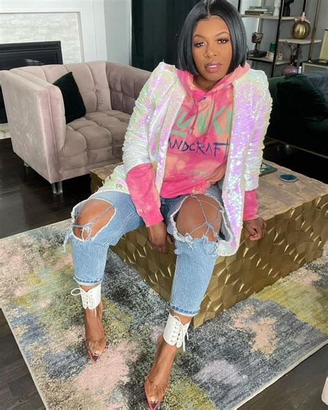 Tarhonda Jones Feet (3 pics) Sexy Feets - Celeb Feets