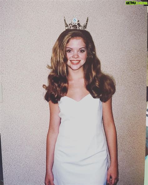 Dreama Walker Wiki, Biography, Age, Photos, Spouse and more