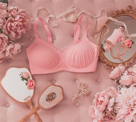 HONEST Honeylove Shapewear and Bra Review - Lizzie in Lace