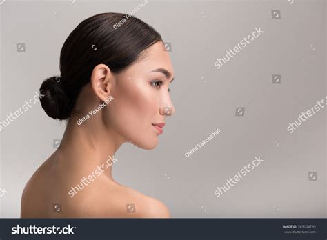 8,960 Side profile asian woman Images, Stock Photos & Vectors ...