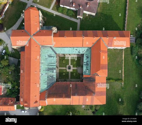 Kloster zlata koruna -Fotos und -Bildmaterial in hoher Auflösung - Alamy