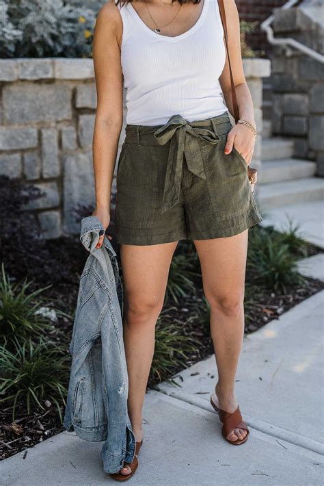 The Linen Shorts I Wore All Summer | Shorts outfits women, Short ...