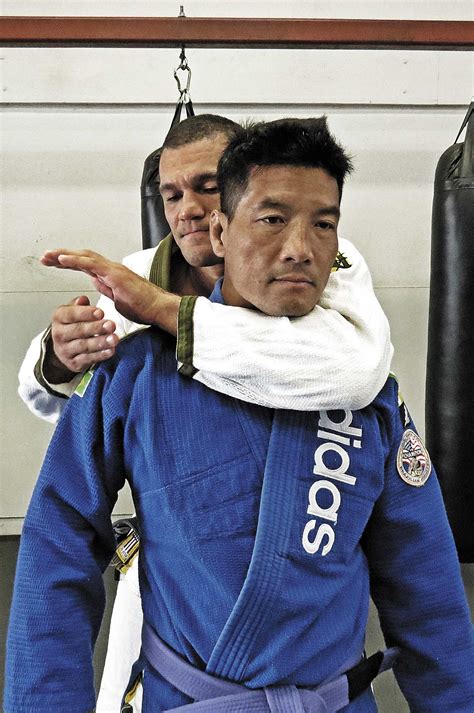 Lights Out: Chokehold Basics for Self-Defense | RECOIL OFFGRID