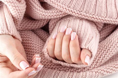 The Best Nail Polish Remover Alternatives - Journey to Conscious Living