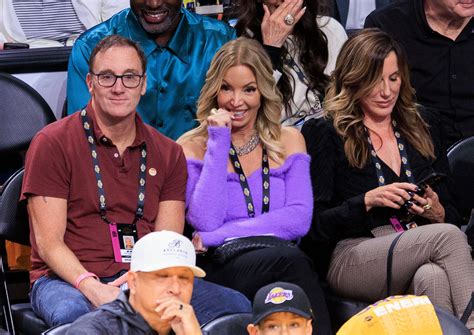 Lakers owner Jeanie Buss has crazy sleeping arrangement with husband ...