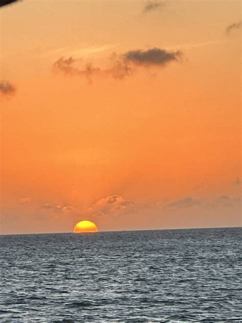One happy island : r/Aruba