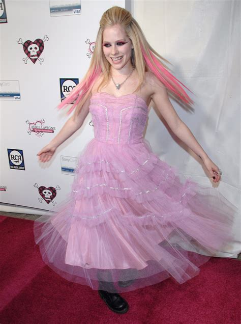 Avril Lavigne's Fashion Evolution: Photos | Billboard