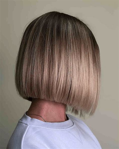 20 Neck-Length Blunt Bob Hairstyles