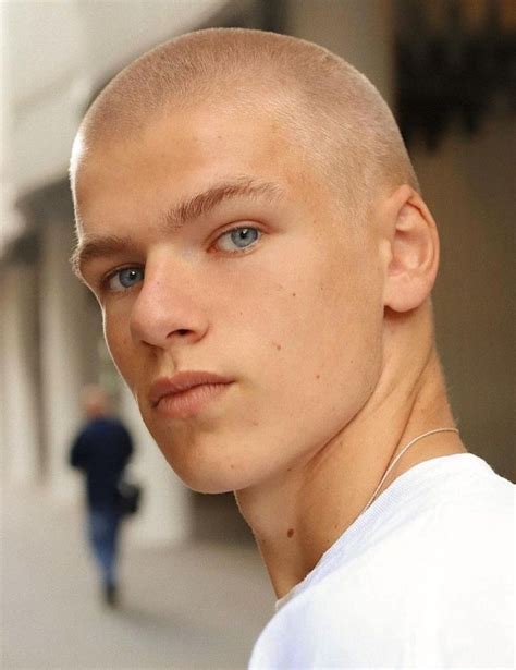 Pin van Peter Hermon op Buzz cut | Herenkapsels, Korte kapsels, Kapsels