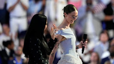 Kamala Harris’s Stepdaughter Ella Emhoff Speaks at the D.N.C. - The New ...