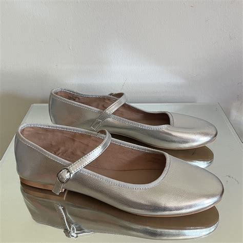 🪩🩰 silver ballet flats 🩰🪩 size as an 8 but fits... - Depop