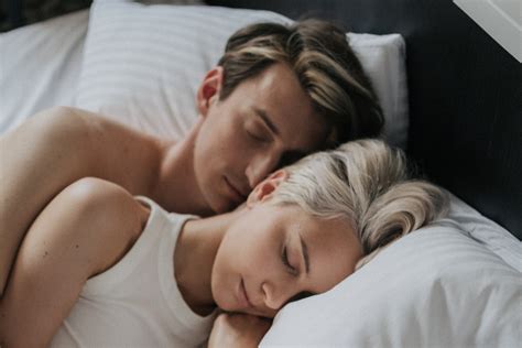 The Best 15 Cuddle Positions to Get Closer with Your Partner
