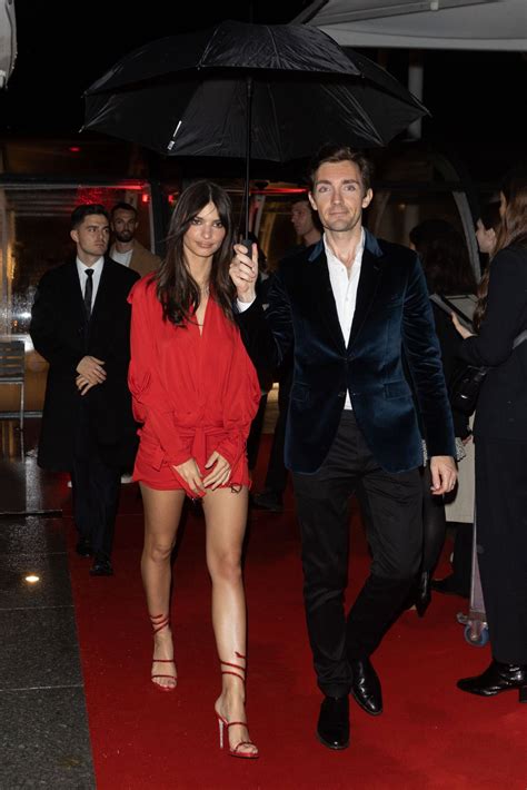 Emily Ratajkowski Sexy Dress - Hot Celebs Home