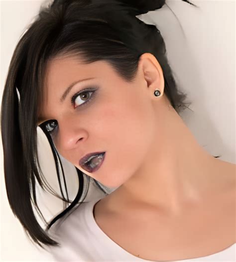 Aris Dark (Actress) Height, Weight, Wiki, Biography, Boyfriend, Age ...