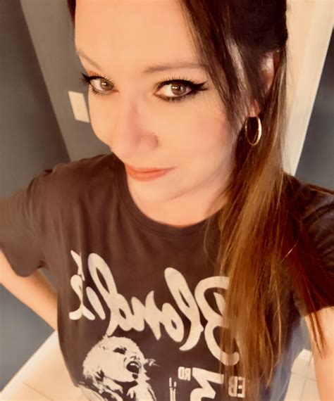 Jobs That Pay Weekly (50 Online Options)