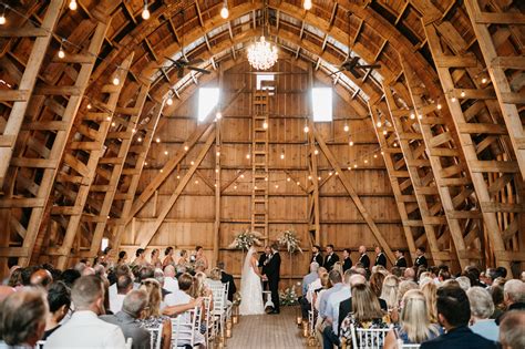 Affordable MN Outdoor Wedding Venue | The Cottage Farmhouse