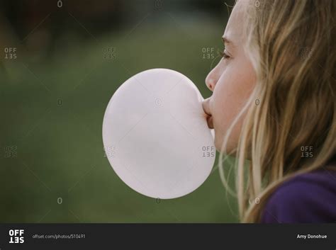 How To Blow A Bubble With Gum: Your Easy Guide For Awesome Bubbles Today