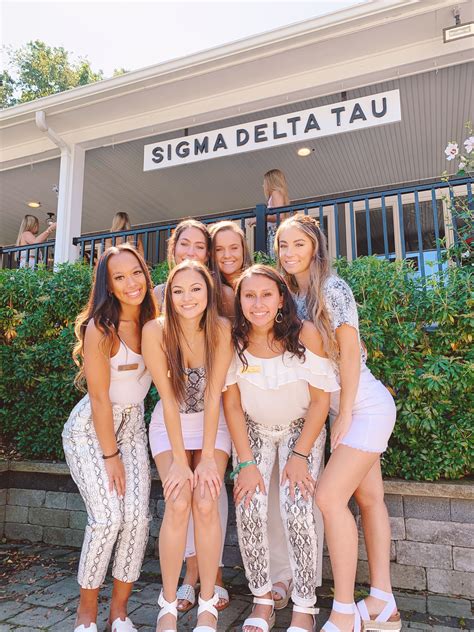 Pin by Jenny Raab on aesthetic | Girl, Sigma delta tau, Bikinis