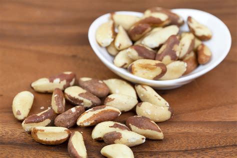 Can Eating Nuts Help with Weight Loss? Dietitians Explain.