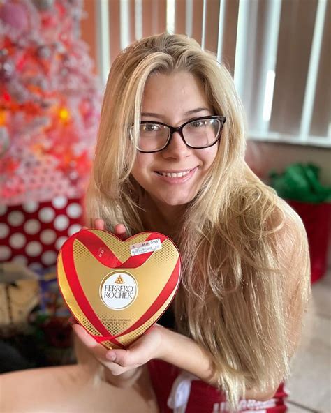 Bella Lyn Official Fan Club | I need those chocolates like right MEOW 😂 Hoping @bellalynofficial ...