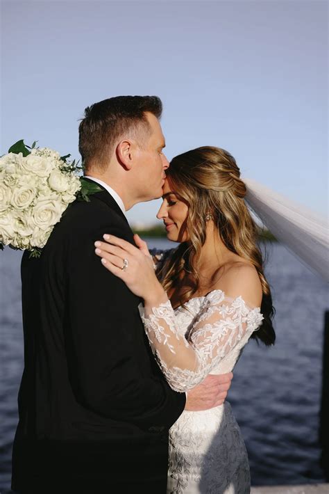 Classic Black And White Sarasota Wedding | Magnolias On The Bay