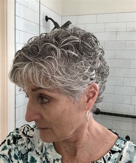 Curly grey hair – Artofit