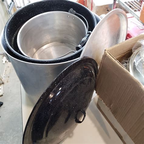 3 CANNING POTS, WINE RACK, AND NEW CANNING POT - Big Valley Auction