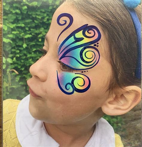 Pin by Mar Ramirez on Esculturas e maquiagens in 2025 | Girl face ...