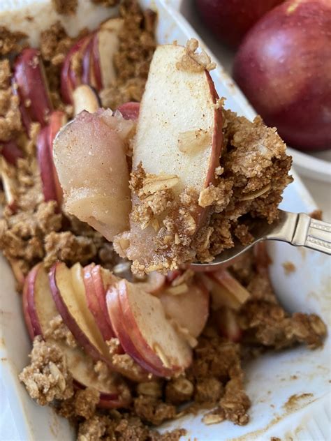Low Sugar Gluten Free Apple Crisp | Milk & Honey Nutrition
