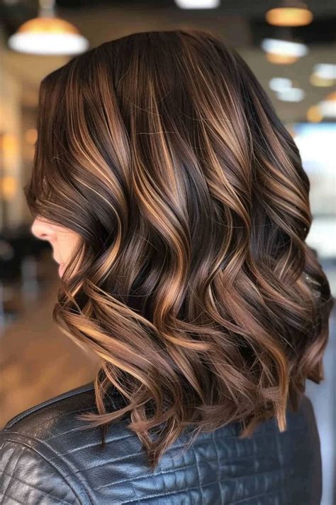 27 Dark Brown Hair With Highlights Hairstyles That Will Add Depth and D ...