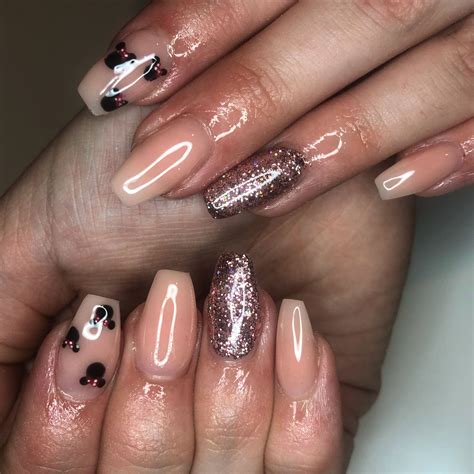 Minnie Mouse nude nails | Disney nails, Short acrylic nails designs, Neutral nails