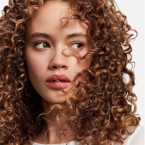 10 Best Curly Hair Products For Washing, Caring & Styling | Wella ...