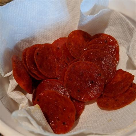 How To Make Baked Keto Pepperoni Chips - See how to make pepperoni ...