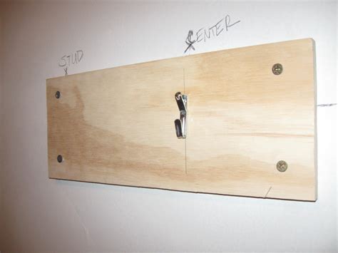 How To Safely Hang A Heavy Mirror Without Mounting To Studs