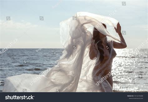 Beautiful Body Nude Woman On Nature Stock Photo 1913270488 | Shutterstock