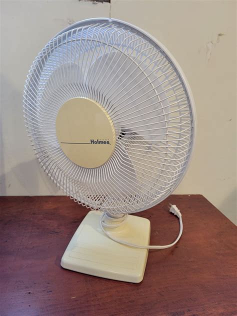 Holmes Oscillating Table Fan - Super Floor Oscillating Fan - Lasco ...