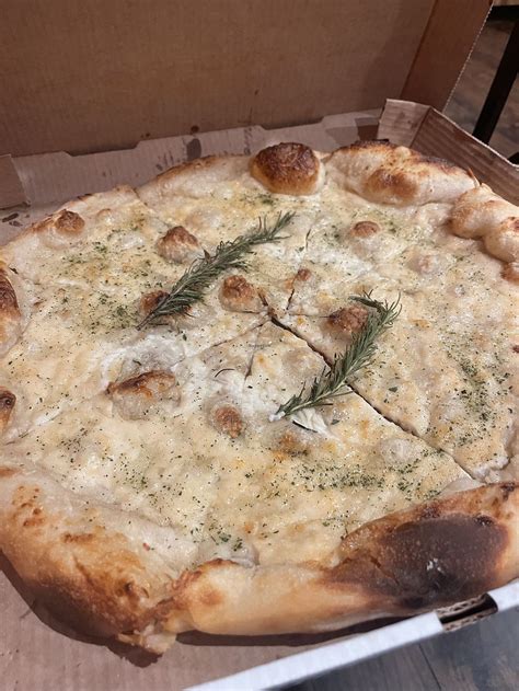 Vegan Pizza - Denver Colorado Restaurant - HappyCow