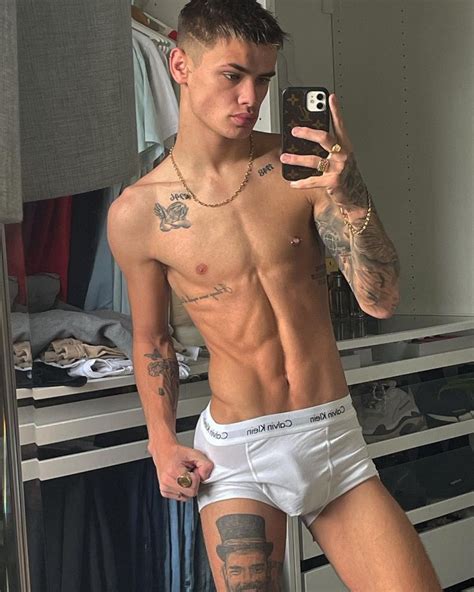 Bailey Johnston hot body and bulge – Giant Bulge