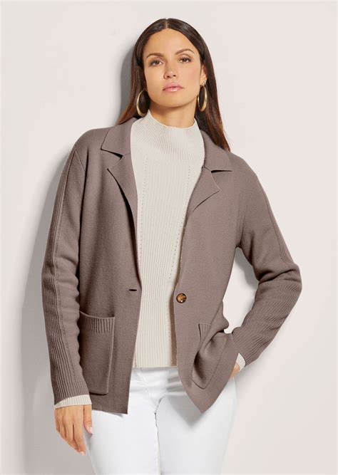 Knitted blazer in cappuccino | MADELEINE Fashion