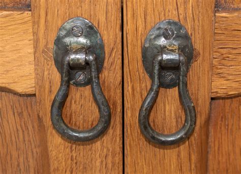 SID POLLARD OF BAGBY ADZED OAK MEDIA CUPBOARD – Ingnet