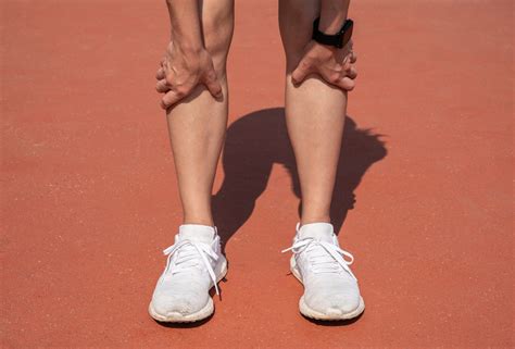 7 Causes of Lower Leg Pain When Walking, Symptoms, and Treatments - HealthToday