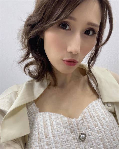 JULIA official account | ☆ 😊😘 | Instagram