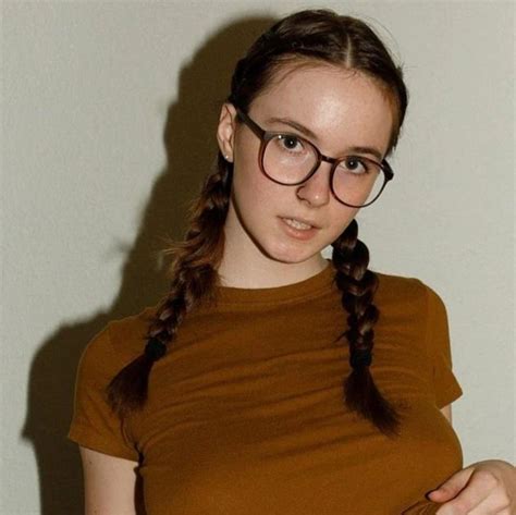 Hazel Moore : r/PrettyGirls