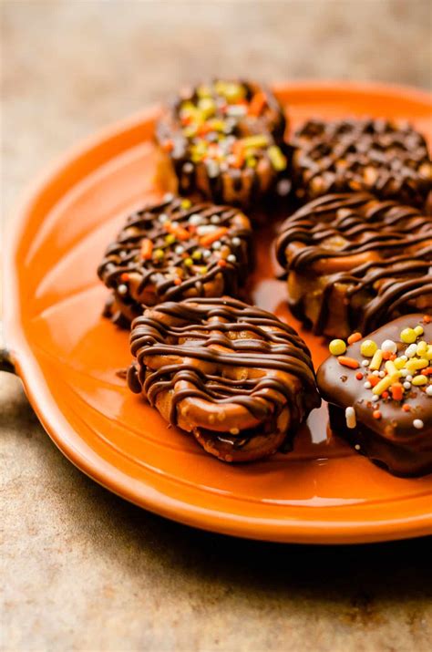 Pumpkin Peanut Butter Pretzel Bites - Fresh April Flours