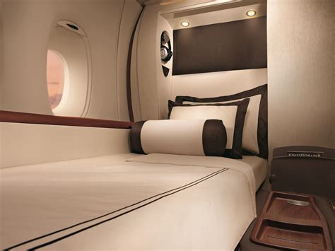The 10 Most Luxurious First-Class Airline Cabins | First class airline ...