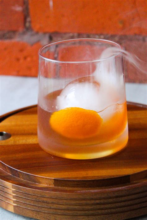 Smoked Old Fashioned - Cuisine & Cocktails