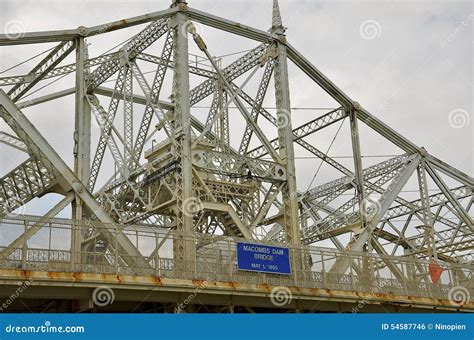 Macombs Dam Bridge, NYC editorial photo. Image of stadium - 54587746